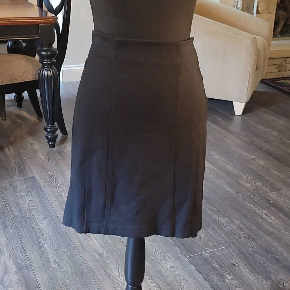 New York & Company sz 4 black skirt